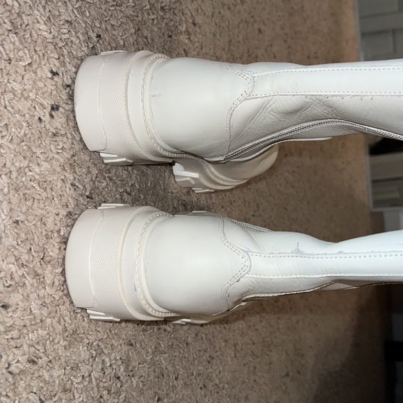 Chunky tall off white boots! Steve Madden - Picture 4 of 5